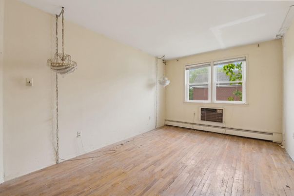 Empty room, Interior, Pendant Lights, Wood Texture Flooring