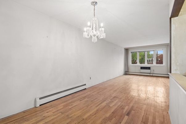 Chandelier, Empty room, Interior, Wood Texture Flooring