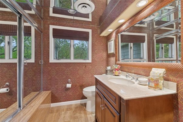 Bathroom, Interior, Recessed Lighting