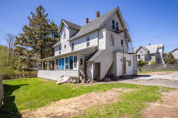 Backyard, Exterior, Facade, Farmhouse