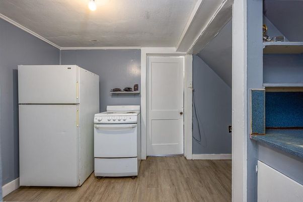 Interior, Kitchen, Washer, Wood Texture Flooring