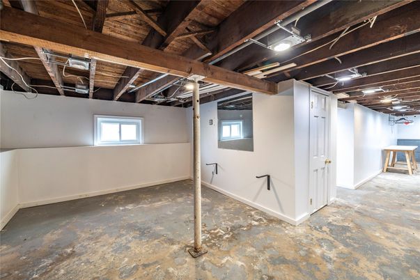 Empty room, Interior, Wooden Beams
