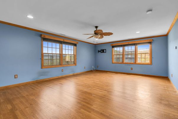Empty room, Interior, Recessed Lighting, Wood Texture Flooring