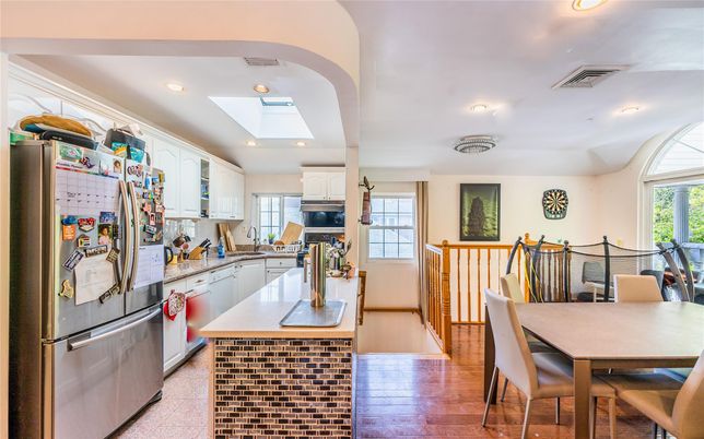 Dining room, Interior, Kitchen, Recessed Lighting, Wood Texture Flooring