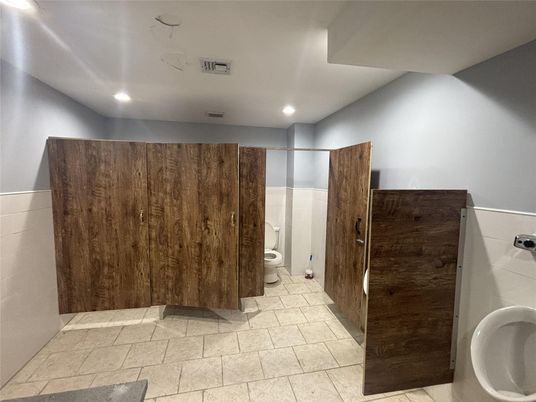 Bathroom, Interior, Recessed Lighting