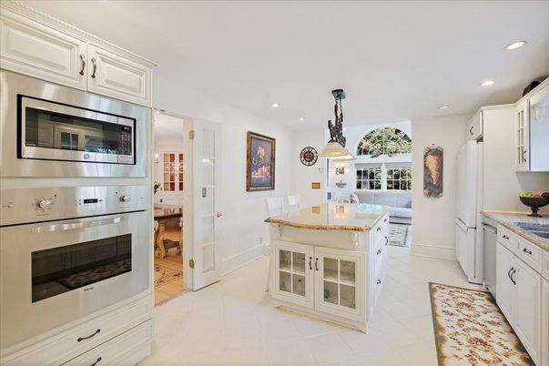 Dining room, Interior, Kitchen, Pendant Lights, Recessed Lighting, Stainless Steel Appliances