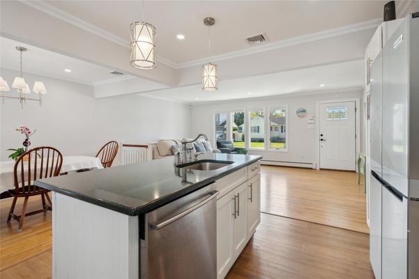 Dining room, Interior, Kitchen, Pendant Lights, Recessed Lighting, Wood Texture Flooring