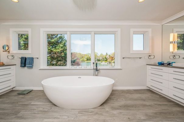 Bathroom, Free Standing Baths, Interior, Recessed Lighting, Wood Texture Flooring
