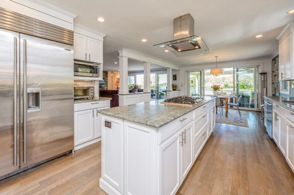 Dining room, Interior, Kitchen, Pendant Lights, Recessed Lighting, Stainless Steel Appliances, Wood Texture Flooring