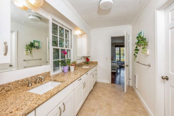 Bathroom, Dual Sink Vanities, Interior
