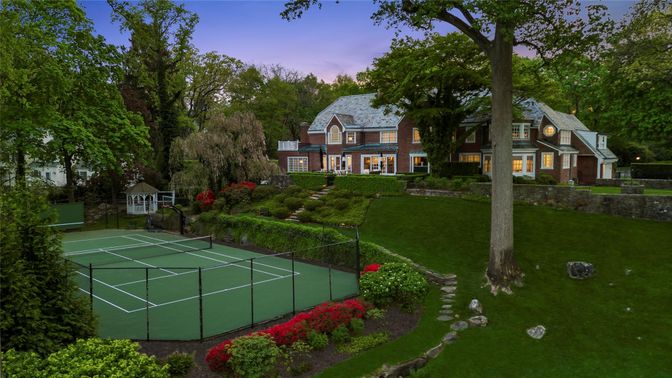 Exterior, Tennis Courts