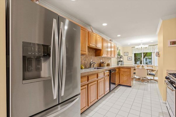 Chandelier, Dining room, Interior, Kitchen, Recessed Lighting, Stainless Steel Appliances