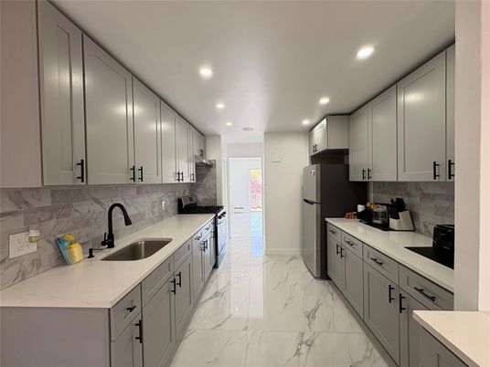 Interior, Kitchen, Marble, Recessed Lighting