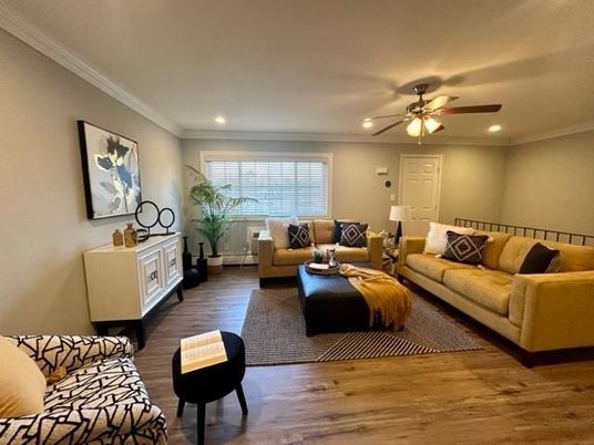 Interior, Living room, Recessed Lighting, Wood Texture Flooring