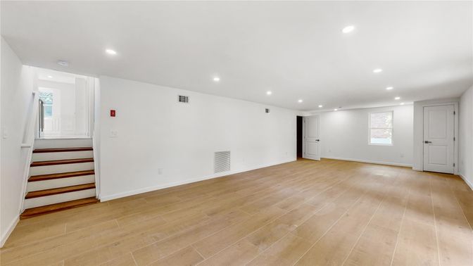 Empty room, Interior, Recessed Lighting, Wood Texture Flooring
