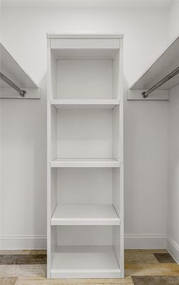 Interior, Walk-in Closets, Wood Texture Flooring