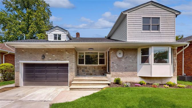 Attached, Exterior, Facade, Brick Facade, Split Level