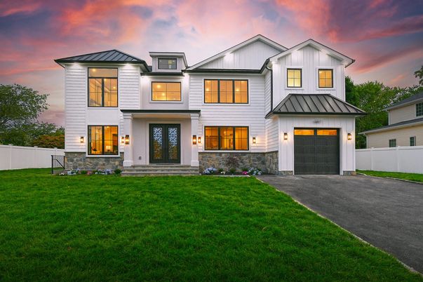 Attached, Exterior, Facade, Farmhouse