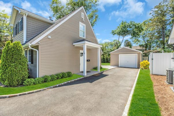 Detached Garage, Exterior