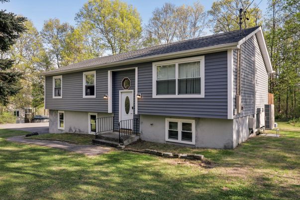 Exterior, Facade, Raised Ranch