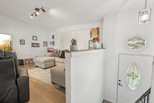 Interior, Living room, Pendant Lights, Wood Texture Flooring