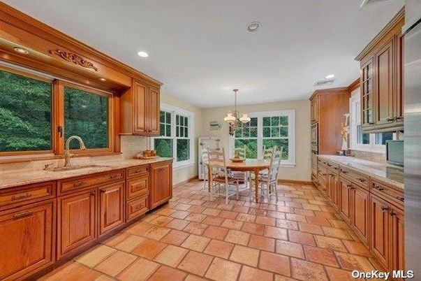 Chandelier, Dining room, Interior, Kitchen, Recessed Lighting, Stainless Steel Appliances