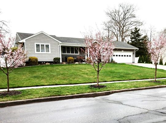 Attached, Exterior, Facade, Ranch