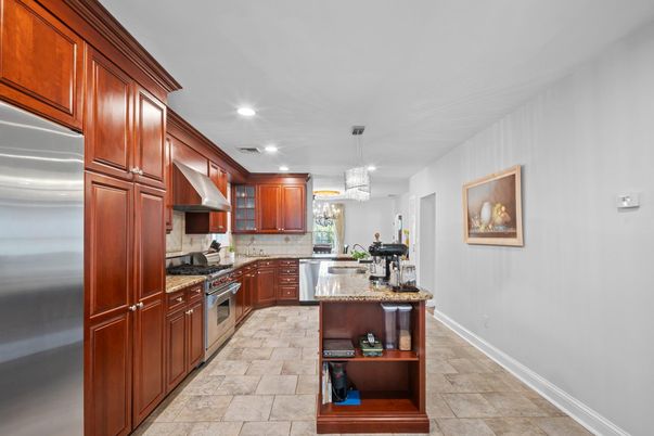 Chandelier, Interior, Kitchen, Pendant Lights, Recessed Lighting, Stainless Steel Appliances