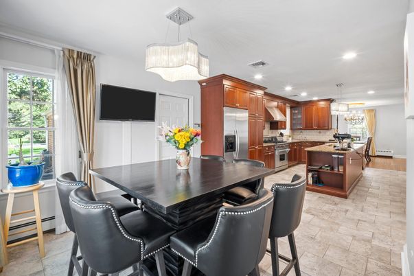 Chandelier, Dining room, Interior, Kitchen, Recessed Lighting, Stainless Steel Appliances