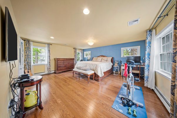 Bedroom, Fitness Equipment, Interior, Recessed Lighting, Wood Texture Flooring