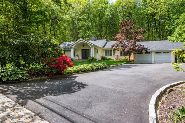 Attached, Exterior, Facade, Ranch