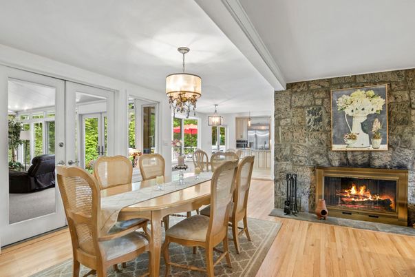 Chandelier, Dining room, Fireplace, Interior, Wood Texture Flooring