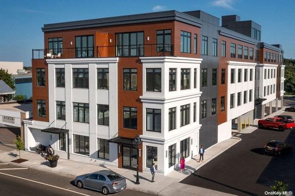 Exterior, Facade, Rowhouse
