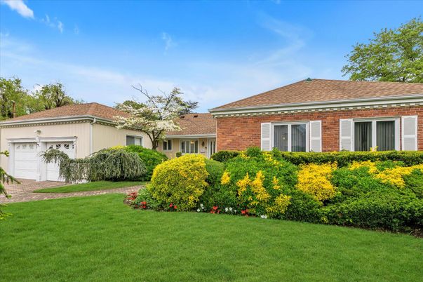 Attached, Exterior, Facade, Brick Facade, Ranch