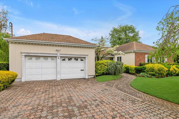 Detached Garage, Exterior