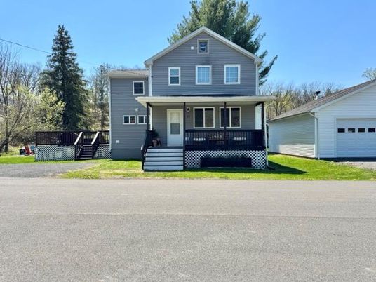 Attached, Backyard, Exterior, Facade, American Craftsman