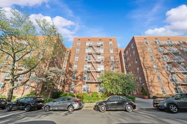 Exterior, Facade, Condo Building