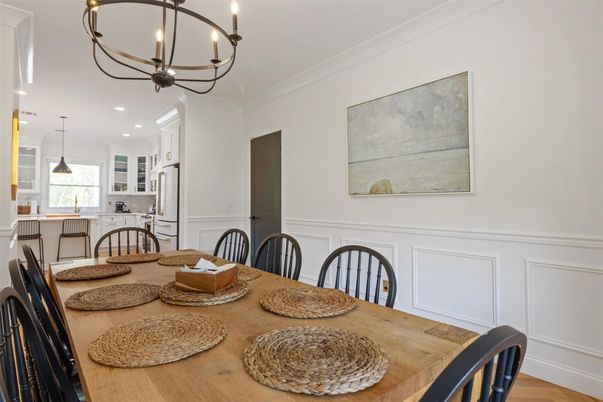 Chandelier, Dining room, Interior, Kitchen, Pendant Lights, Recessed Lighting, Wood Texture Flooring