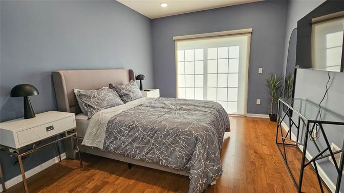 Bedroom, Interior, Recessed Lighting, Wood Texture Flooring