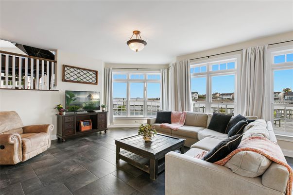 Interior, Living room, Water