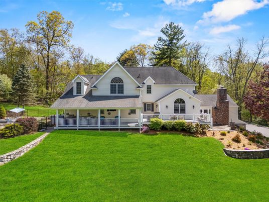 Backyard, Exterior, Facade, Farmhouse