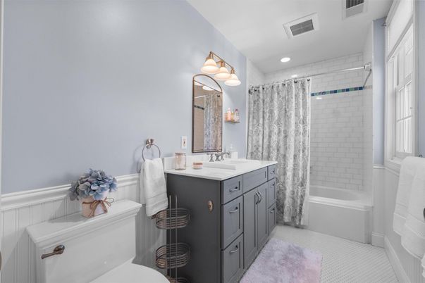 Bathroom, Interior, Recessed Lighting