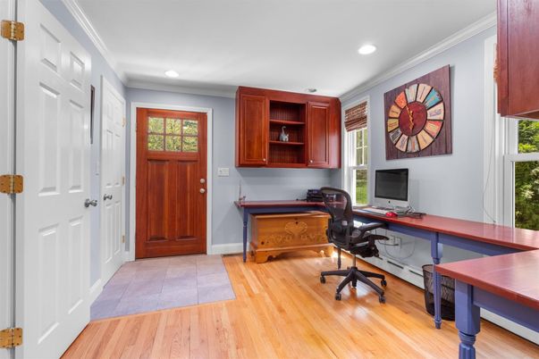 Home Office, Interior, Recessed Lighting, Wood Texture Flooring