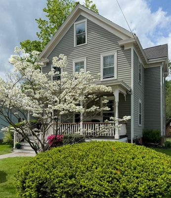 Exterior, Facade, Queen Anne Victorian