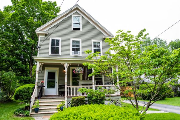 Exterior, Facade, Queen Anne Victorian