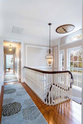 Interior, Pendant Lights, Wood Texture Flooring