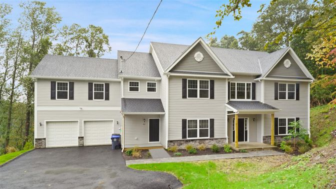 Attached, Exterior, Facade, Farmhouse