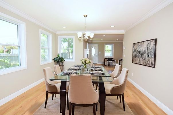 Chandelier, Dining room, Interior, Recessed Lighting, Wood Texture Flooring