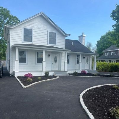 Exterior, Facade, Farmhouse
