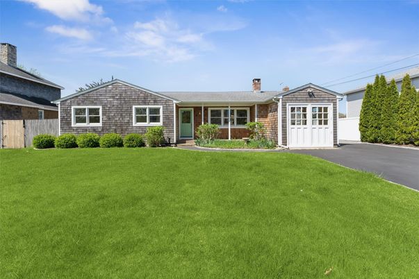 Attached, Exterior, Facade, Brick Facade, Ranch